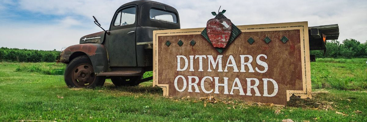 ditmars-orchard-vintage-truck-with-sign